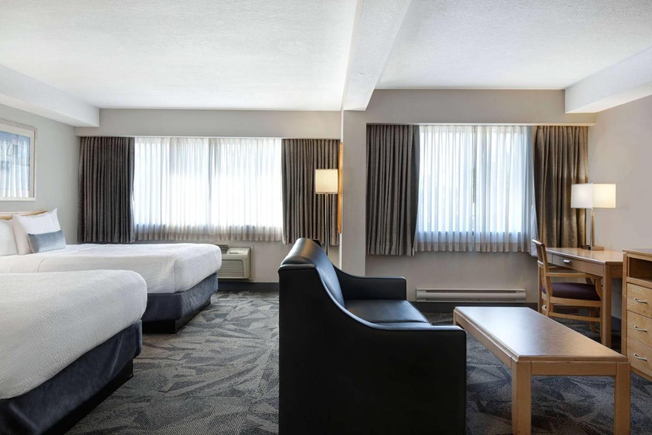Days Inn By Wyndham Victoria Airport Sidney Exterior foto