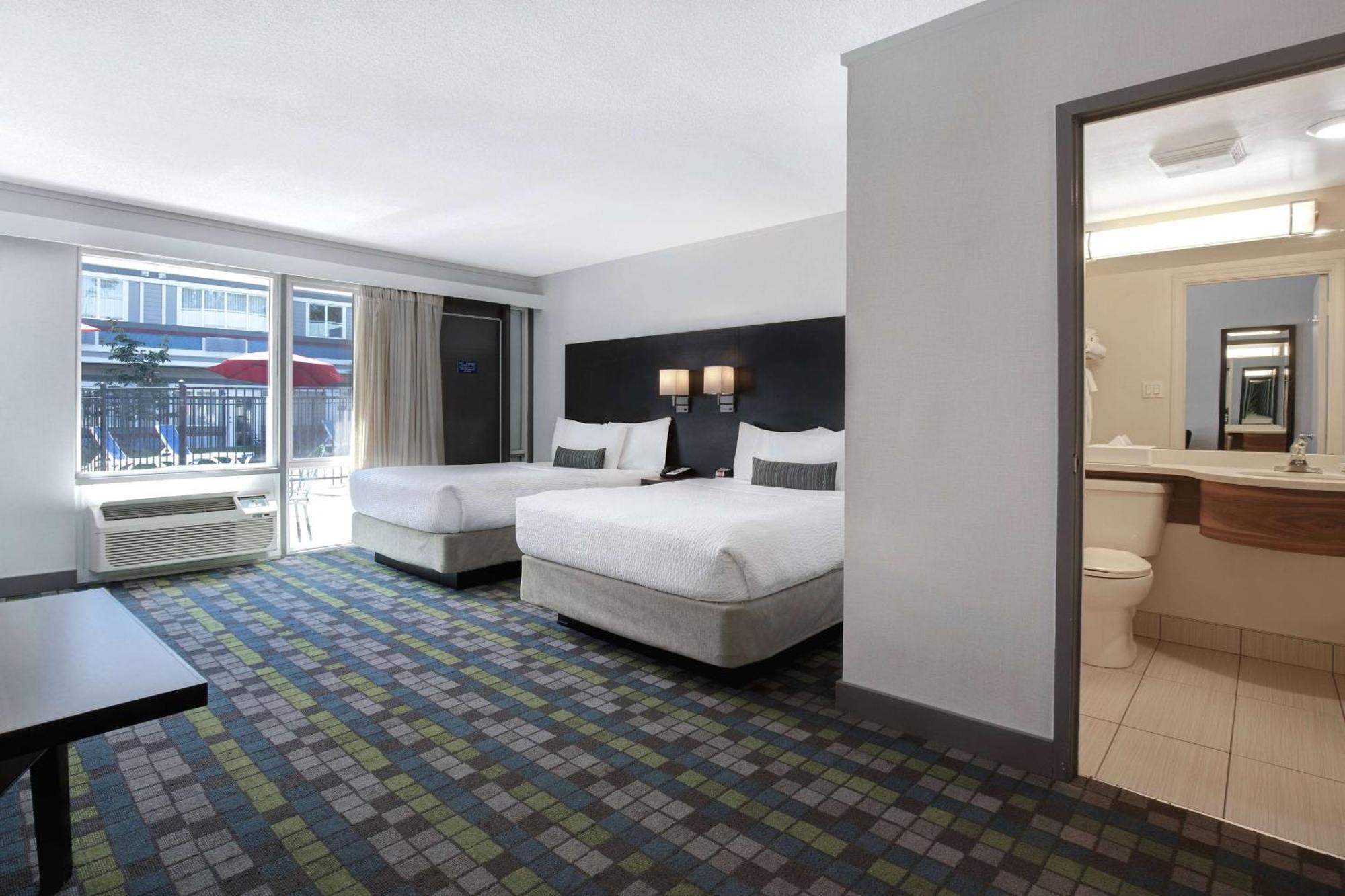 Days Inn By Wyndham Victoria Airport Sidney Exterior foto