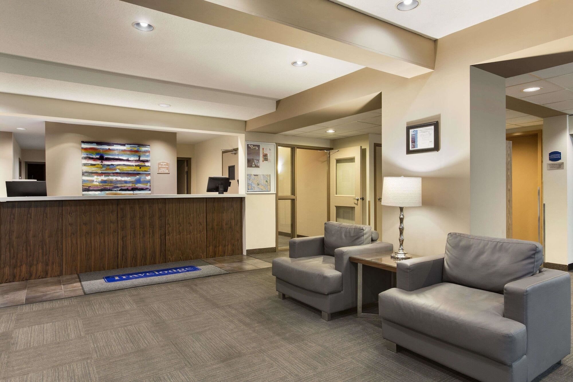 Days Inn By Wyndham Victoria Airport Sidney Exterior foto